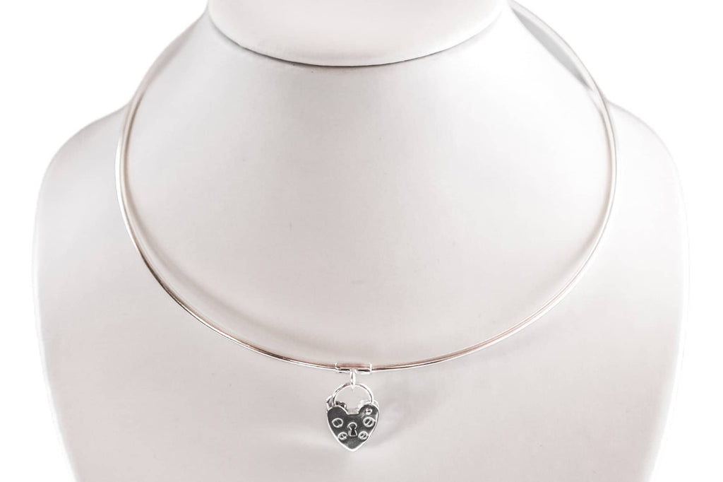 SUBMISSIVE DAY COLLAR, 100% sterling silver (925). Vintage style padlock pendant clasp.