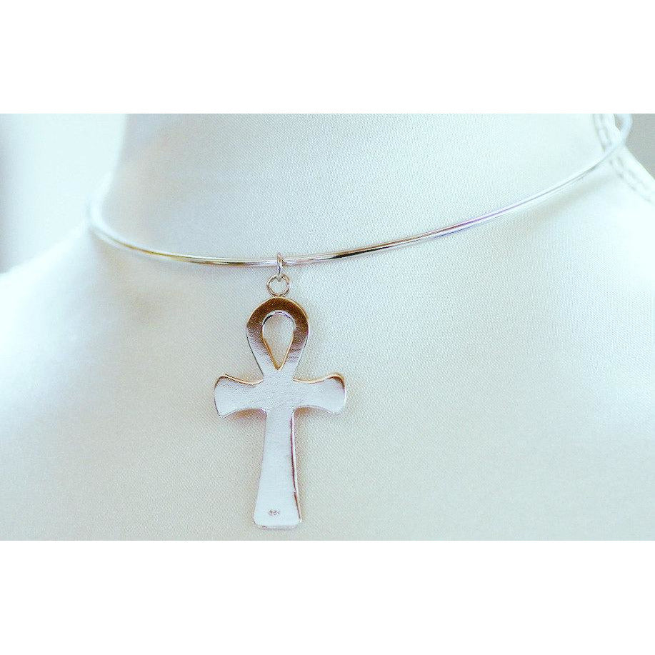 STERLING SILVER DISCREET COLLAR AND LARGE ANKH PENDANT.