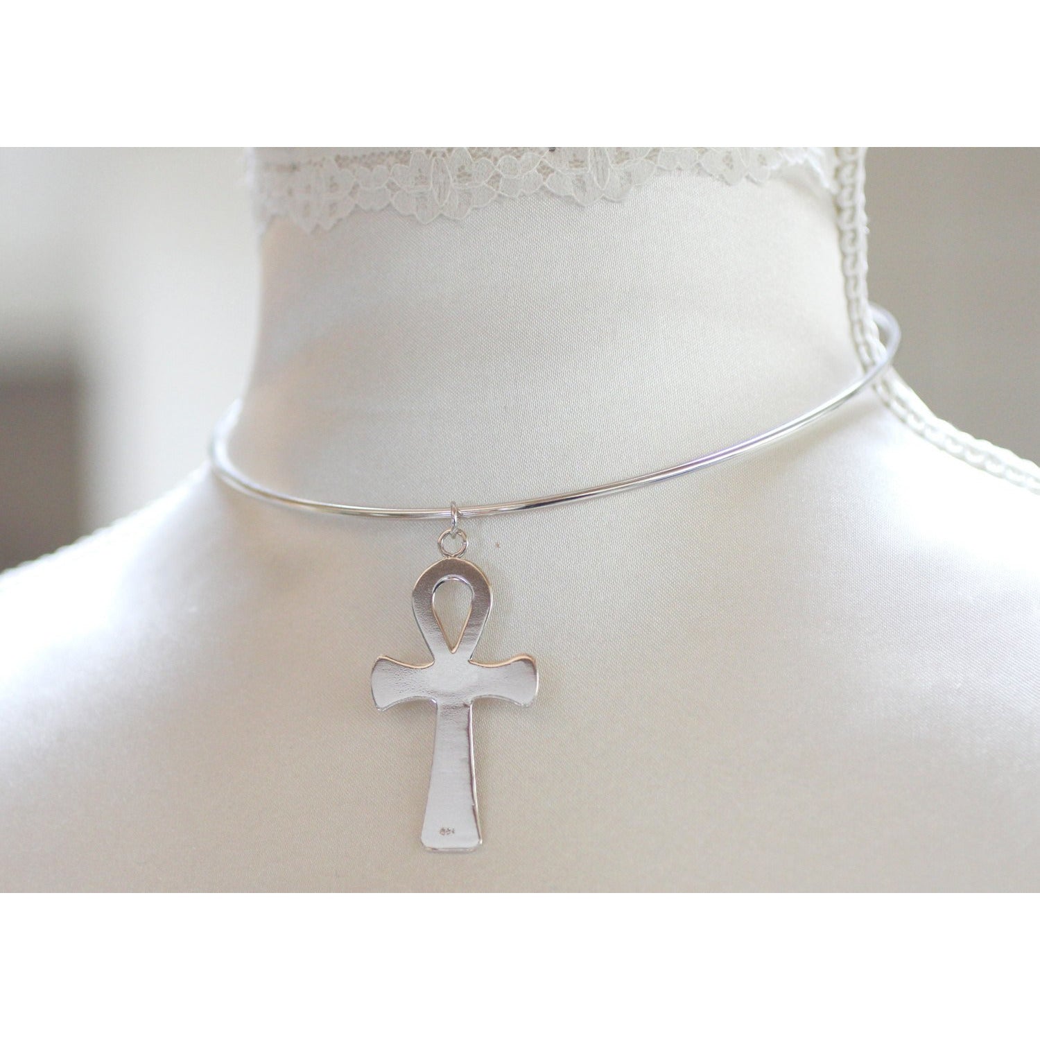 STERLING SILVER DISCREET COLLAR AND LARGE ANKH PENDANT.